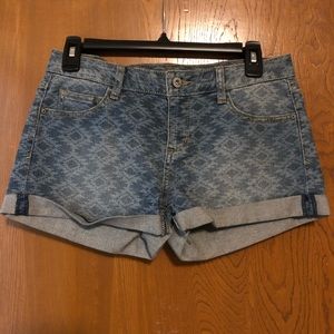 Arizona Jean Co. tribal print cuffed denim jeans shorts juniors 5
